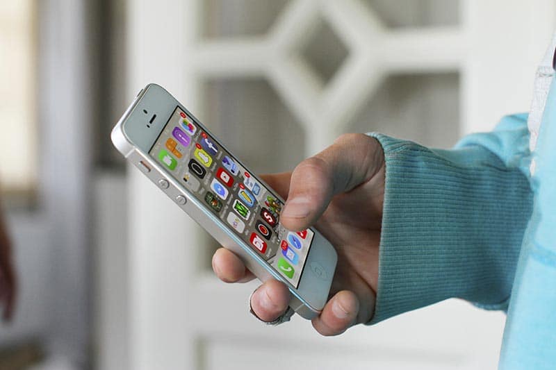 How does customer facing technology impact Customer Experience? - iphone